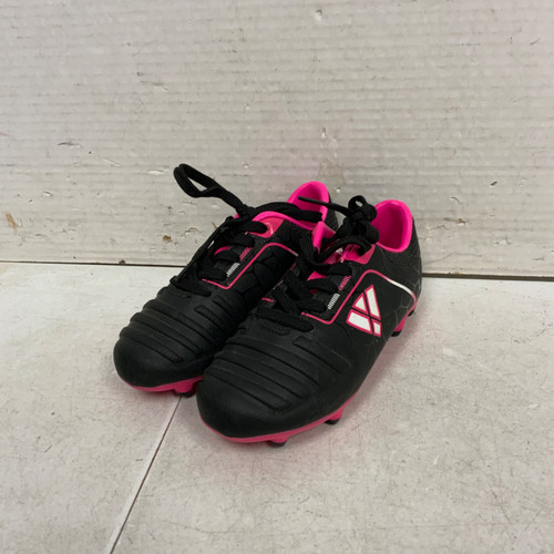 Vist Large View of Product Image Which is Used Vizari Soccer Cleats Pink Youth 09.0