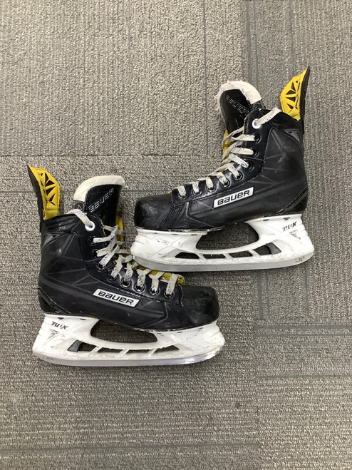 Vist Large View of Product Image Which is Used Bauer COMP Intermediate Hockey Skate Intermediate 4.0