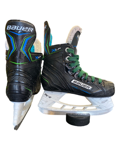 Vist Large View of Product Image Which is Used Bauer XLP Junior Hockey Skate Junior 02