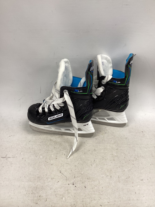 Vist Large View of Product Image Which is Used Bauer XLP Youth Hockey Skate Youth 09.0