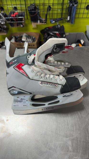 Vist Large View of Product Image Which is Used Easton S5 Senior Hockey Skate Senior 7.5