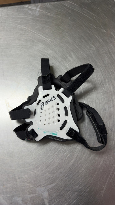 Vist Large View of Product Image Which is Used Asics Wrestling Headgear White