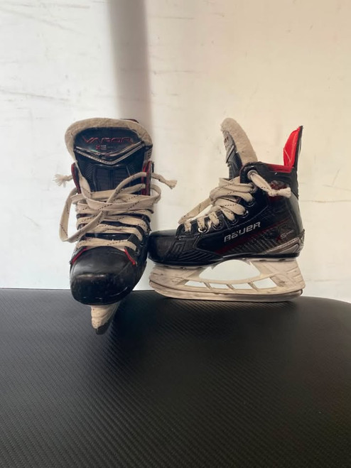 Vist Large View of Product Image Which is Used Bauer X5 PRO Youth Hockey Skate Youth 11.5