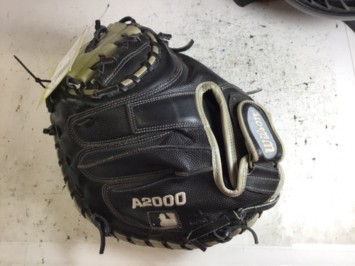 Vist Large View of Product Image Which is Used Wilson A2000 1790 BB/SB Catchers RH Throw Black 34"