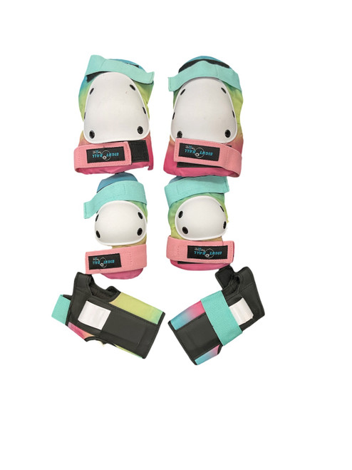 Vist Large View of Product Image Which is Used Inline Protective Set White SM