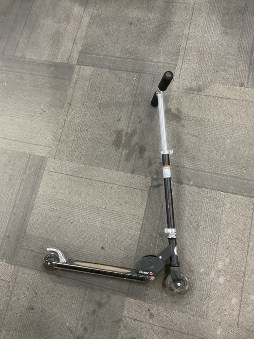 Vist Large View of Product Image Which is Used Razor 2 WHEEL SCOOTER Scooter Black