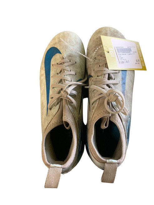 Vist Large View of Product Image Which is Used Nike Soccer Cleats White Junior 04.5