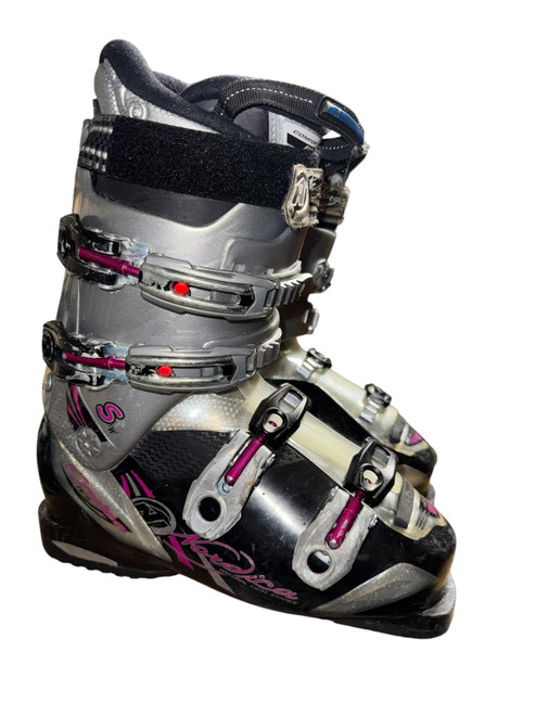 Vist Large View of Product Image Which is Used Nordica CRUISE SW Womens DH Ski Boot Black 250 MP - M07 - W08