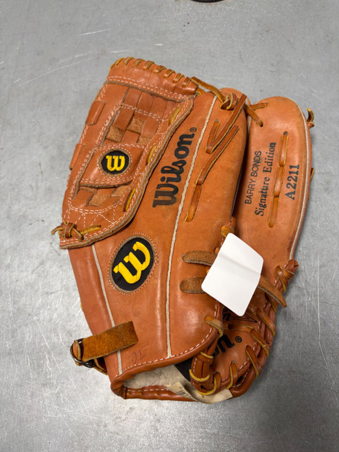 Vist Large View of Product Image Which is Used Wilson SNAP ACTION BB/SB Glove RH Throw Brown 13"