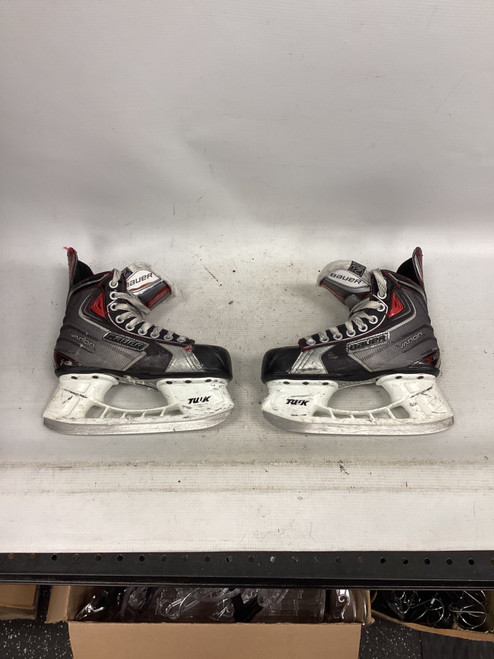 Vist Large View of Product Image Which is Used Bauer VAPOR X50 Junior Hockey Skate Junior 02.5
