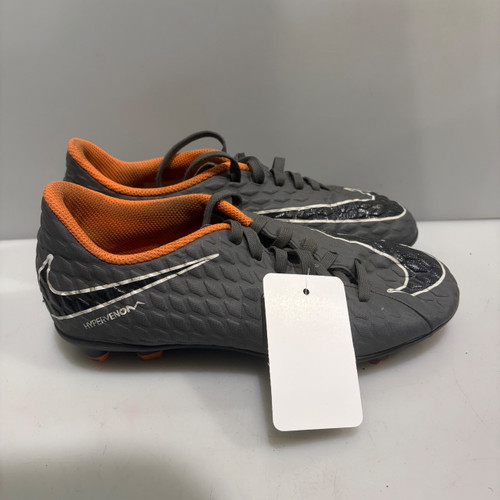 Vist Large View of Product Image Which is Used Nike Soccer Cleats Grey Junior 03