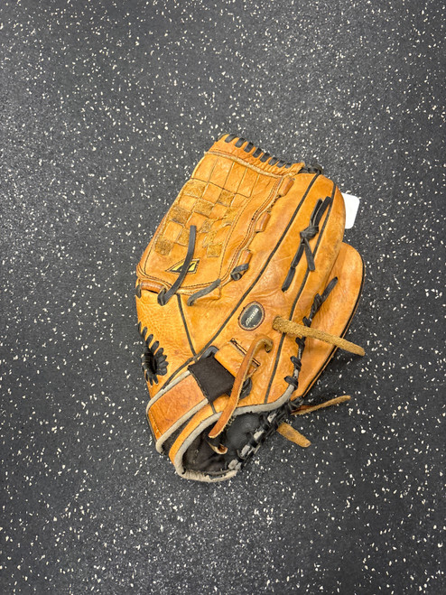 Vist Large View of Product Image Which is Used Mizuno GFN1400 BB/SB Glove RH Throw Brown 14"