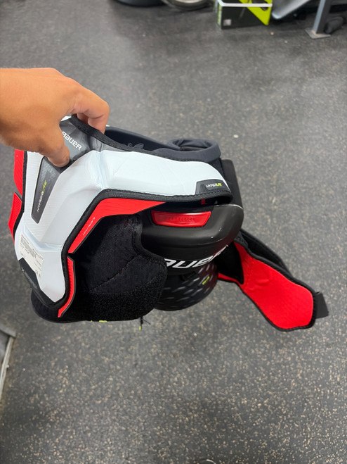 Vist Large View of Product Image Which is Used Bauer VAPOR Intermediate Shoulder Pads LG