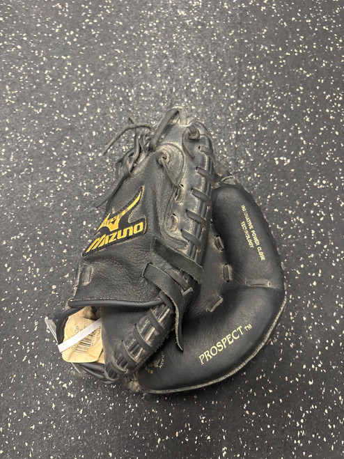 Vist Large View of Product Image Which is Used Mizuno GXC 112 BB/SB Catchers RH Throw Black 31 1/2"