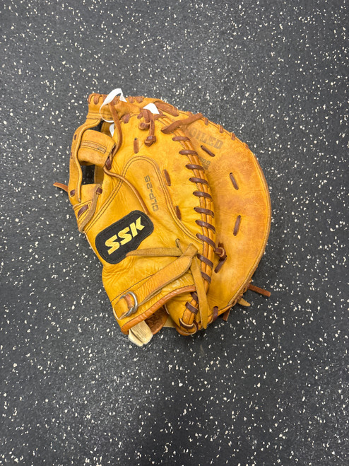 Vist Large View of Product Image Which is Used Ssk CLP-25 FP CMITT BB/SB Catchers RH Throw Brown 33"