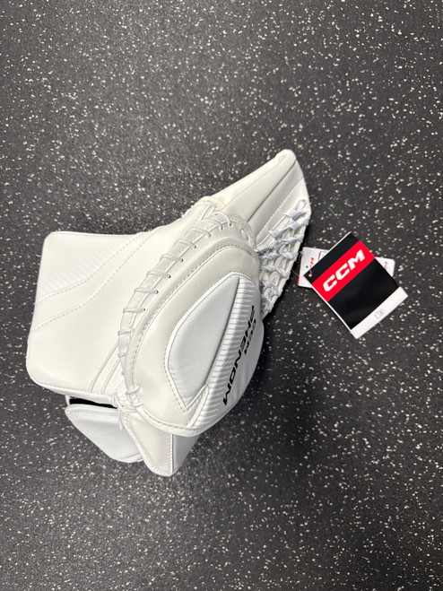 Vist Large View of Product Image Which is New CCM PHENOM TRAPPER-JR