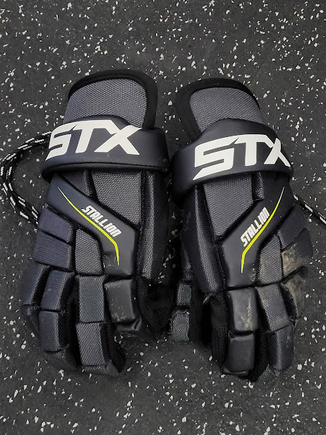 Vist Large View of Product Image Which is Used STX STALLION 200 Lacrosse Gloves Junior Black SM
