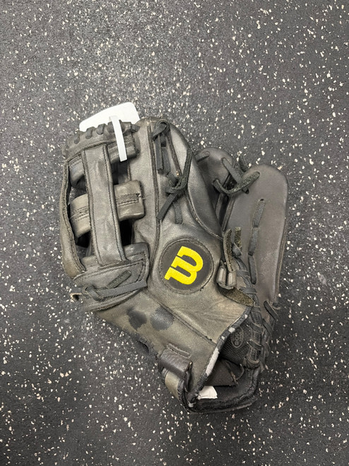 Vist Large View of Product Image Which is Used Wilson A2472 BB/SB Glove RH Throw Black 11 3/4"