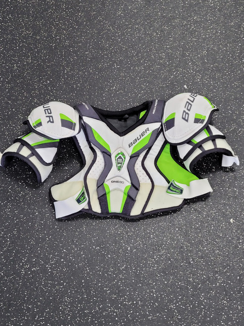 Vist Large View of Product Image Which is Used Bauer SUPREME 180 Senior Shoulder Pads MD