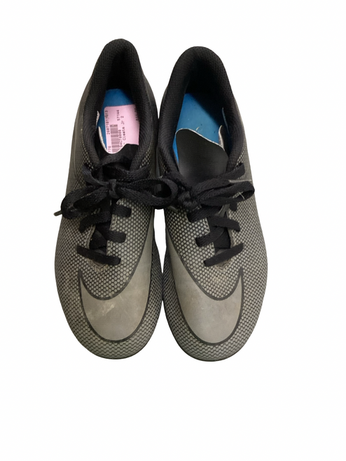 Vist Large View of Product Image Which is Used Nike Soccer Cleats Grey Junior 02