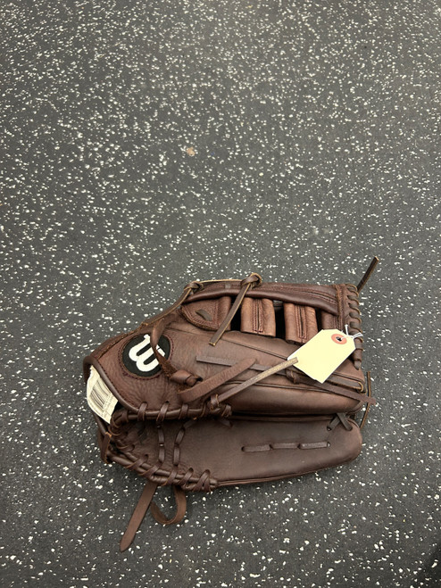 Vist Large View of Product Image Which is Used Wilson A950 BB/SB Glove RH Throw Brown 12 1/2"