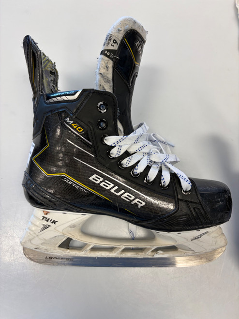 Vist Large View of Product Image Which is Used Bauer M40 FIT 2 Intermediate Hockey Skate Intermediate 6.5