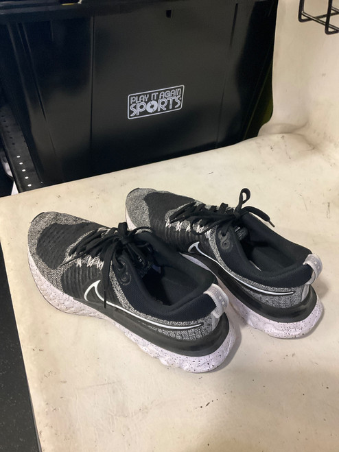 Vist Large View of Product Image Which is Used Nike Running/X-Train Shoes M