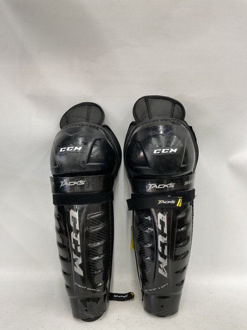 Vist Large View of Product Image Which is Used CCM TACKS 9950 Senior Shin Guards Black 15"