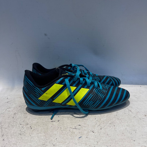 Vist Large View of Product Image Which is Used Adidas Soccer Cleats Teal Junior 04.5
