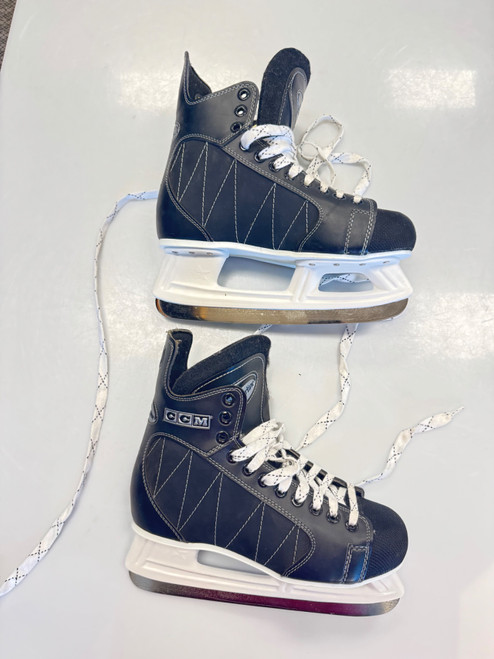 Vist Large View of Product Image Which is Used CCM 440 Senior Hockey Skate Senior 10