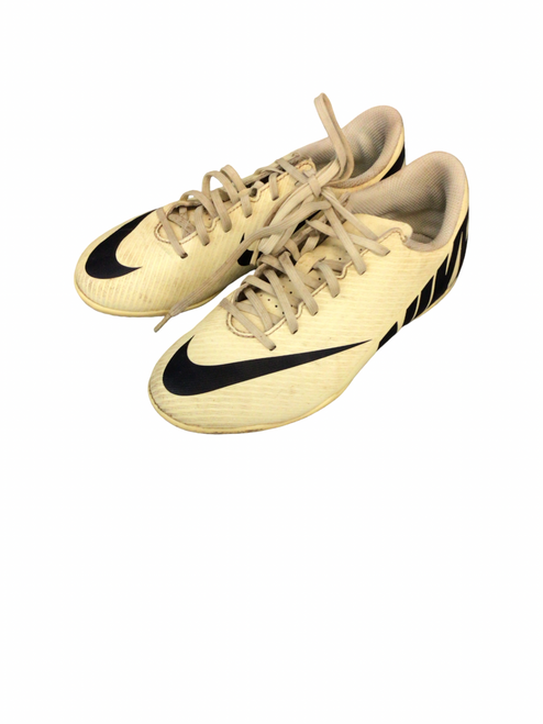 Vist Large View of Product Image Which is Used Nike Soccer Cleats Yellow Junior 03.5