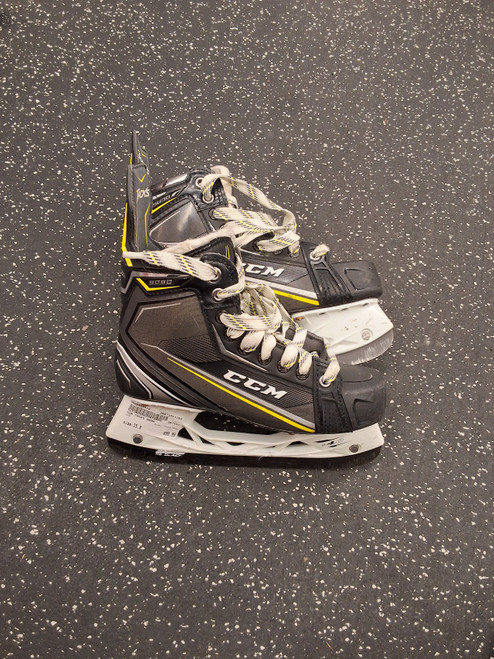 Vist Large View of Product Image Which is Used CCM TACKS 9090 Intermediate Hockey Skate Intermediate 5.0