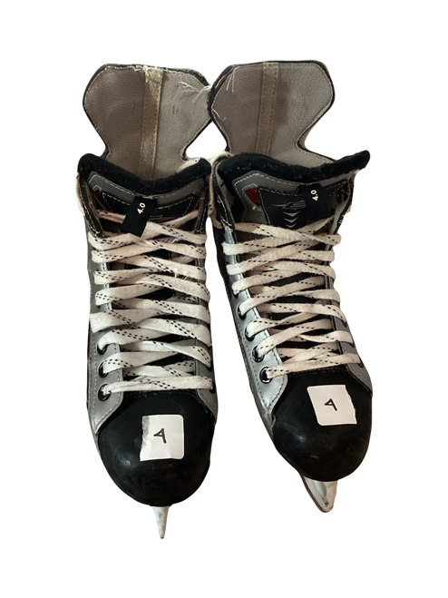 Vist Large View of Product Image Which is Used Easton SE2 Intermediate Hockey Skate Intermediate 4.0
