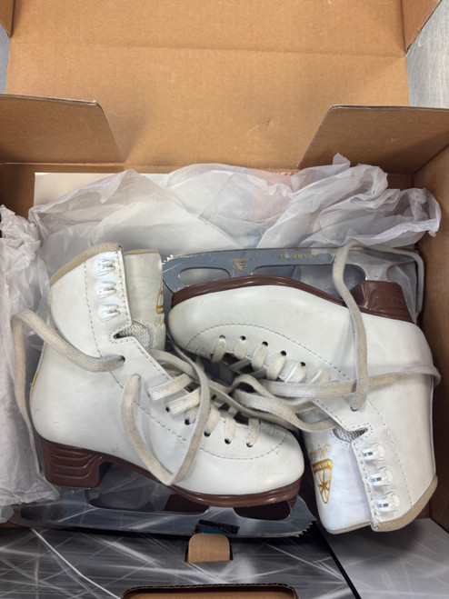 Vist Large View of Product Image Which is Used Jackson MYSTIQUE Girls Figure Skate White Youth 11.0