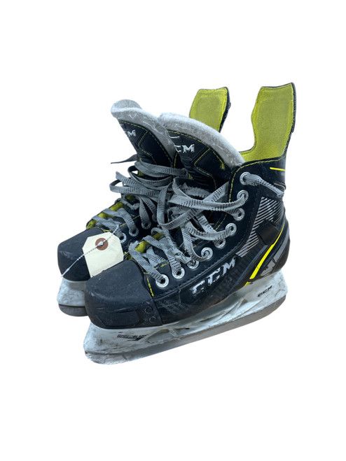 Vist Large View of Product Image Which is Used CCM 9360 SUPER TACKS Intermediate Hockey Skate Intermediate 3.5