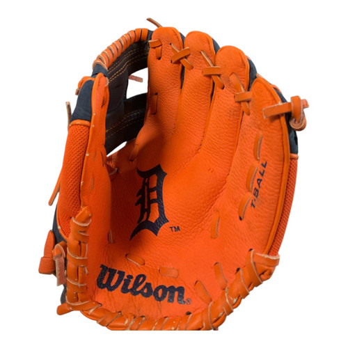 Vist Large View of Product Image Which is Used Wilson T-BALL BB/SB Glove T-ball Orange 10"