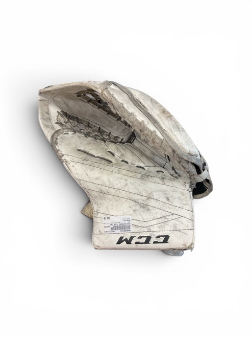 Vist Large View of Product Image Which is Used CCM EXTREME FLEX 760 Senior Goalie Catcher White