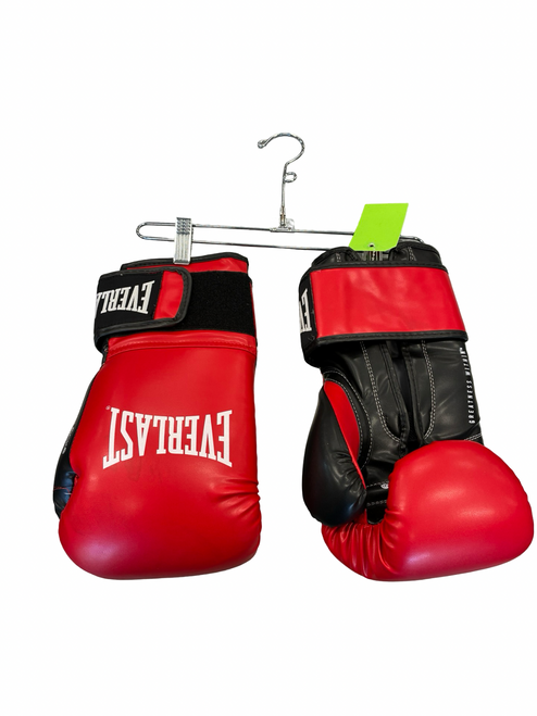 Vist Large View of Product Image Which is Used Everlast Boxing Gloves Red LG