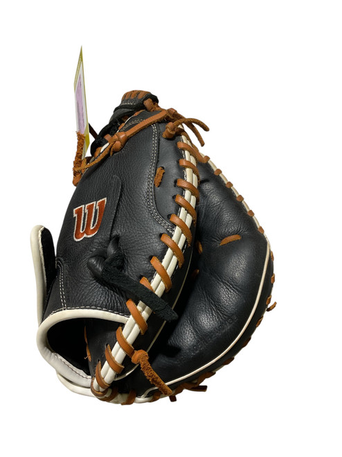 Vist Large View of Product Image Which is Used Wilson A550 BB/SB Catchers RH Throw Black 32"