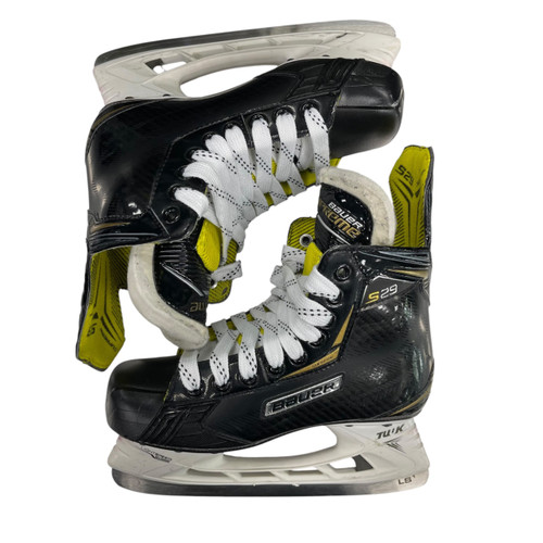 Vist Large View of Product Image Which is Used Bauer SUPREME S29 Junior Hockey Skate Junior 03.5