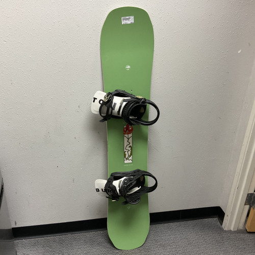 Vist Large View of Product Image Which is Used Arbor SWOON DECON Womens Board/Bindings Green 144 cm