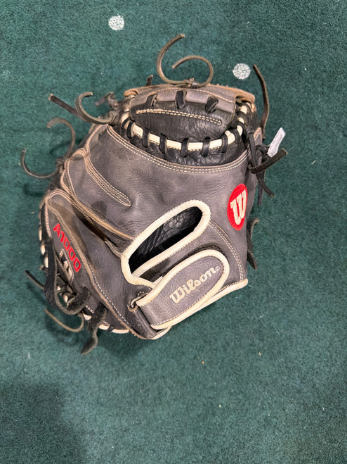 Vist Large View of Product Image Which is Used Wilson A1000 A10RB19CM33 BB/SB Catchers RH Throw Black 33"