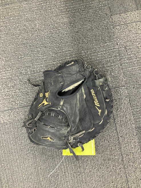 Vist Large View of Product Image Which is Used Mizuno PROSPECT BB/SB Catchers RH Throw Black 30"
