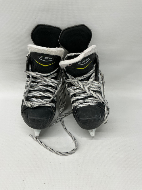Vist Large View of Product Image Which is Used CCM 2052 Youth Hockey Skate Youth 09.0