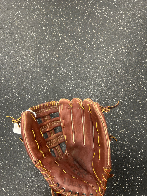 Vist Large View of Product Image Which is Used Wilson A9825 BB/SB Glove RH Throw Brown 14"