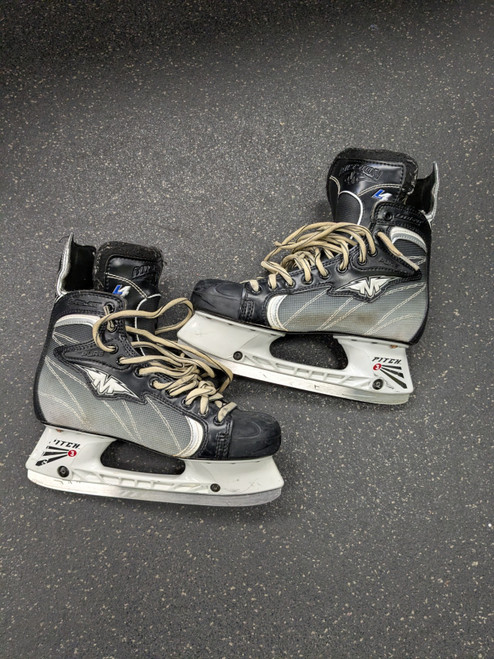 Vist Large View of Product Image Which is Used Mission PURE L4 Senior Hockey Skate Senior 9