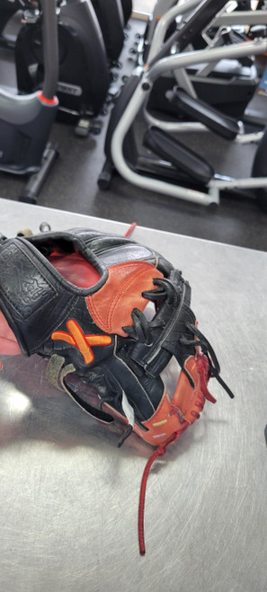 Vist Large View of Product Image Which is Used ABSOLUTELY RIDICULOUS ELLY DELA CRUZ BB/SB Glove RH Throw Red 11 1/2"