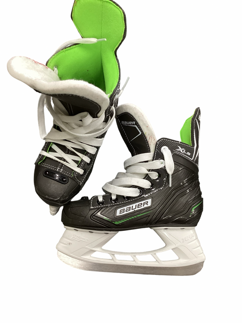 Vist Large View of Product Image Which is Used Bauer XLS Junior Hockey Skate Junior 01