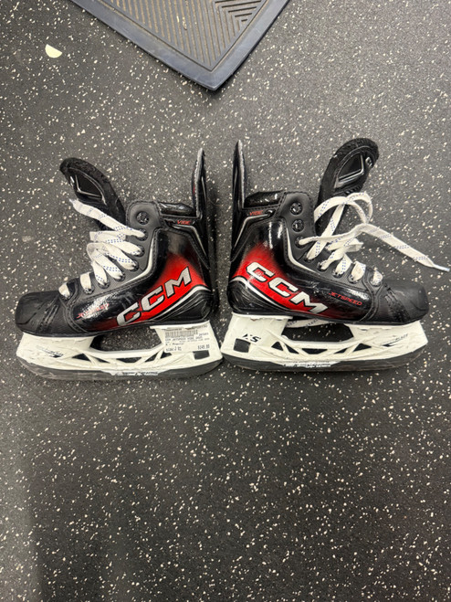 Vist Large View of Product Image Which is Used CCM JETSPEED VIBE 2025 Junior Hockey Skate Junior 01