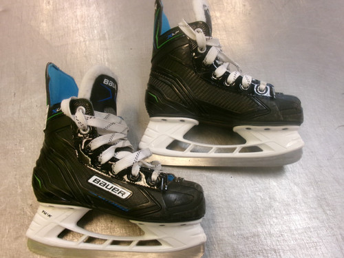 Vist Large View of Product Image Which is Used Bauer XLP Youth Hockey Skate Youth 13.0